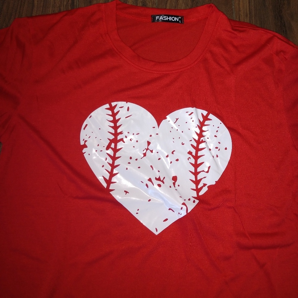 🥎Baseball t-shirt!🥎 - Picture 3 of 3